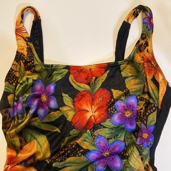 💜VGUC 14 One Piece Croft & Barrow Plus Size Swim Suit black floral gold orange - Picture 3 of 12